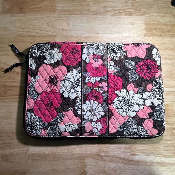 Vera Bradley Other - Pink Vera Bradley Laptop Case